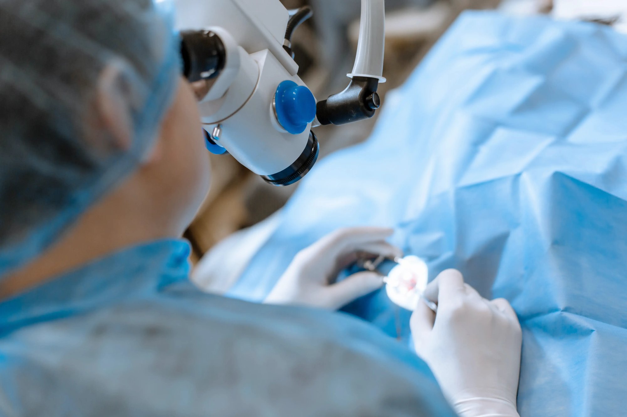 Section5_Surgical Assistance_AdobeStock_272263671